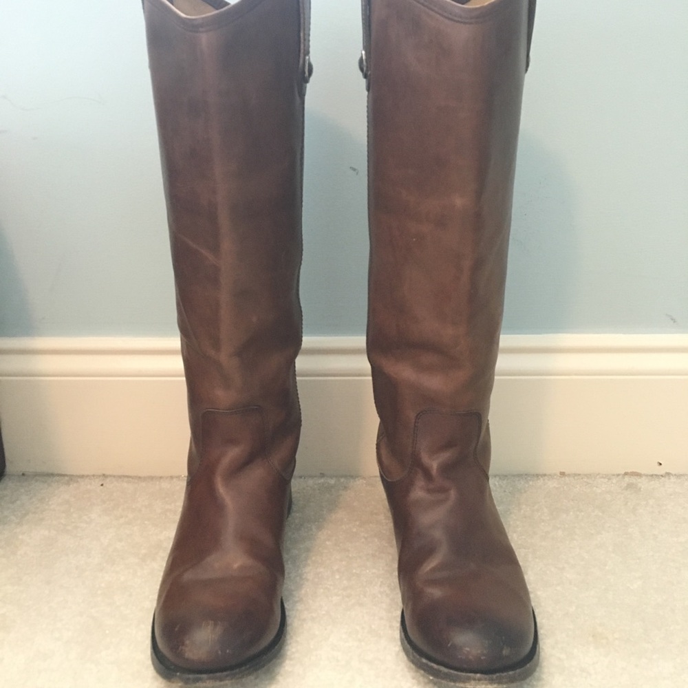 Beautiful brown Frye riding boot